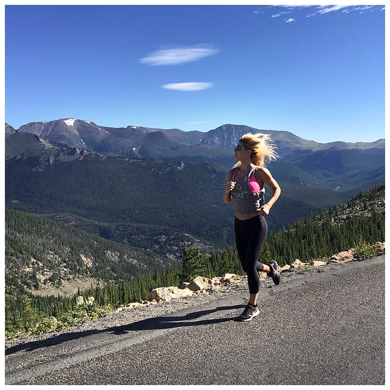 Health and Fitness tips and inspiration. 3 tips for traveling healthy, tips for eating healthy, , inspiration, janafromalabama fitness blogger, jana williams photograoher, victoria secret sports bra, lulu lemon pants, nike shoes, running in Colorado, travel photos, health and fitness blogger, tone it up travel workout,