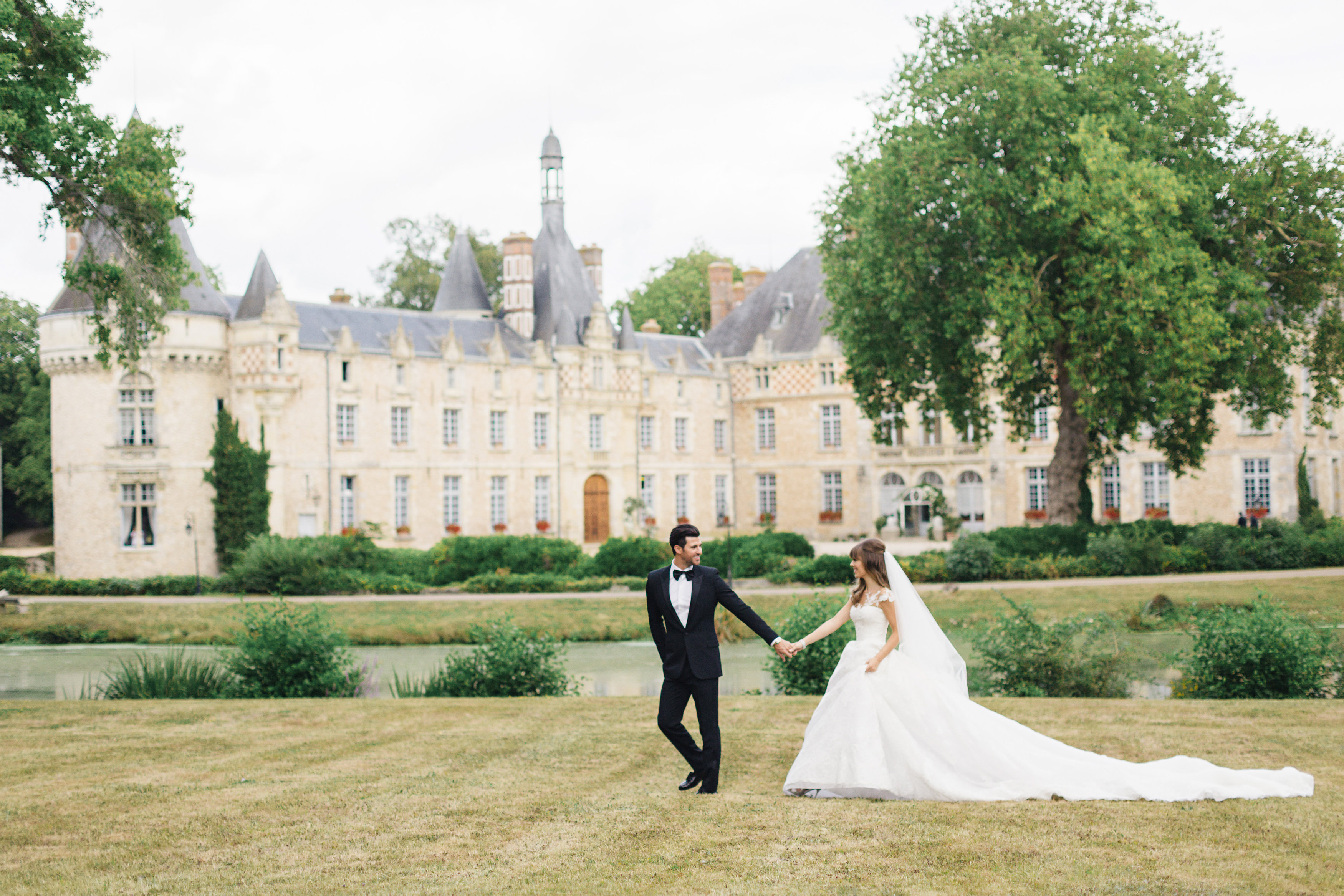chateau D' Esclimont Castle Wedding in France/ Margo and Me Wedding/ Jana Williams Photography